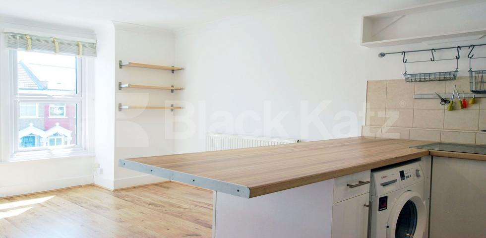 			New Instruction!, 2 Bedroom, 1 bath, 1 reception Flat			 Fairfax Road , Haringey / Crouch End